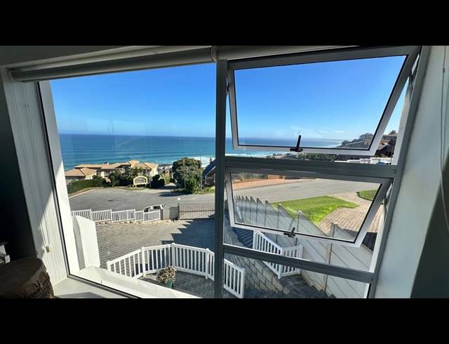 5 BEDROOM HOUSE FOR SALE IN DANA BAY
